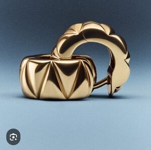 Mejuri 14K Yellow Gold Patra Huggie Hoop Earrings